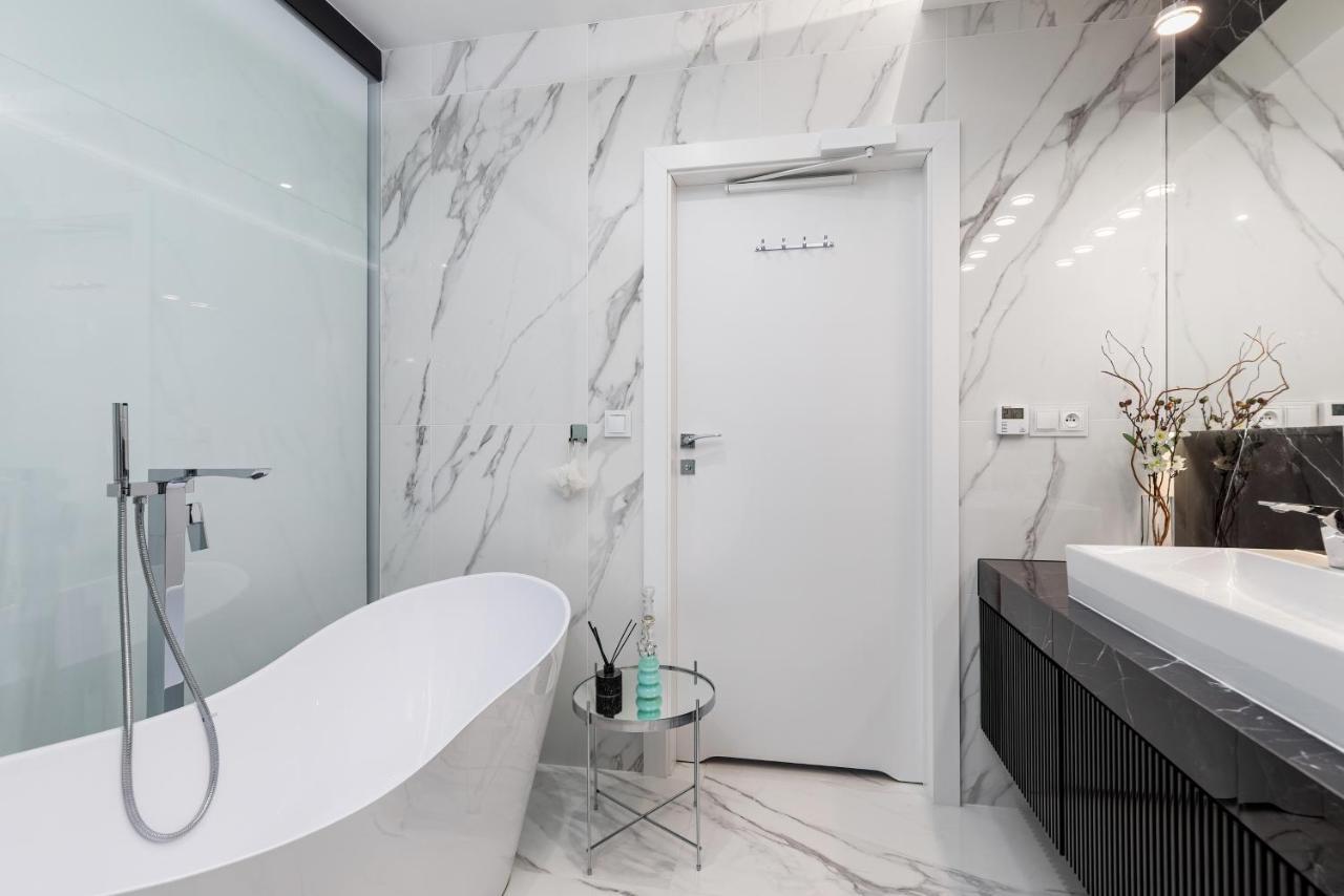Exclusive Apartment *