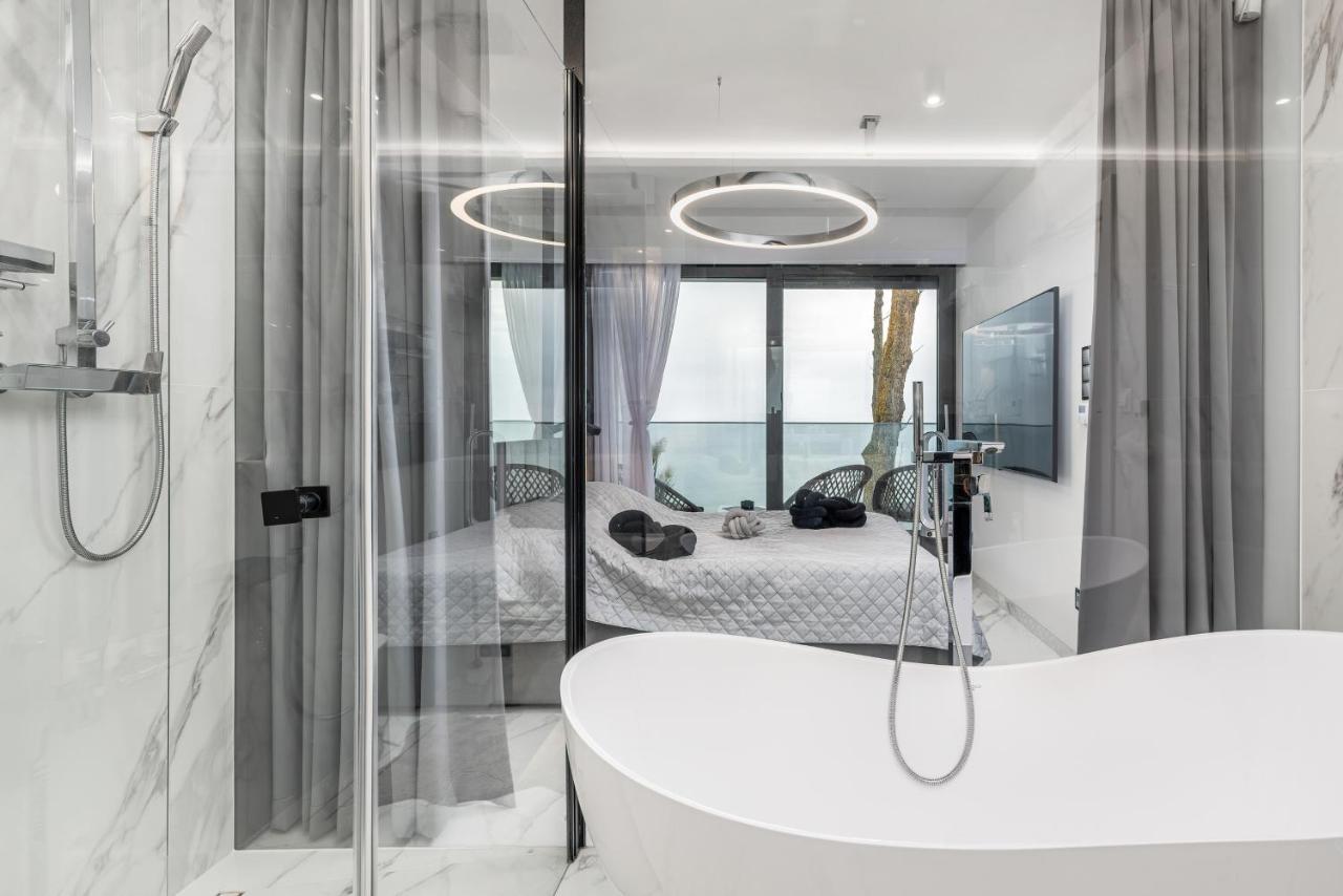 Apartment Exclusive Rewal