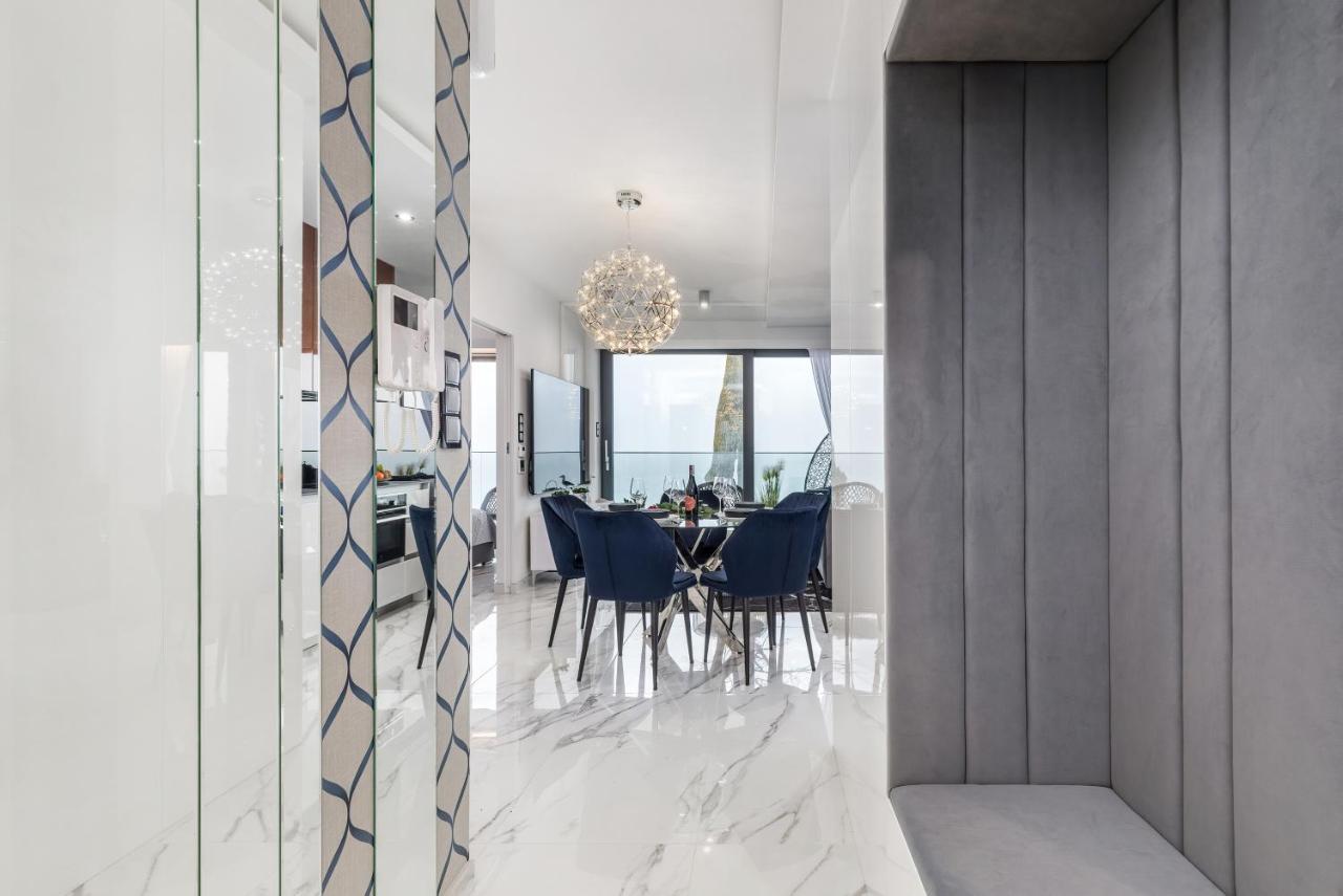 Exclusive Apartment *